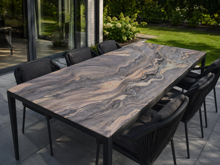 Explosion Blue Kwartsiet Tuintafel op maat